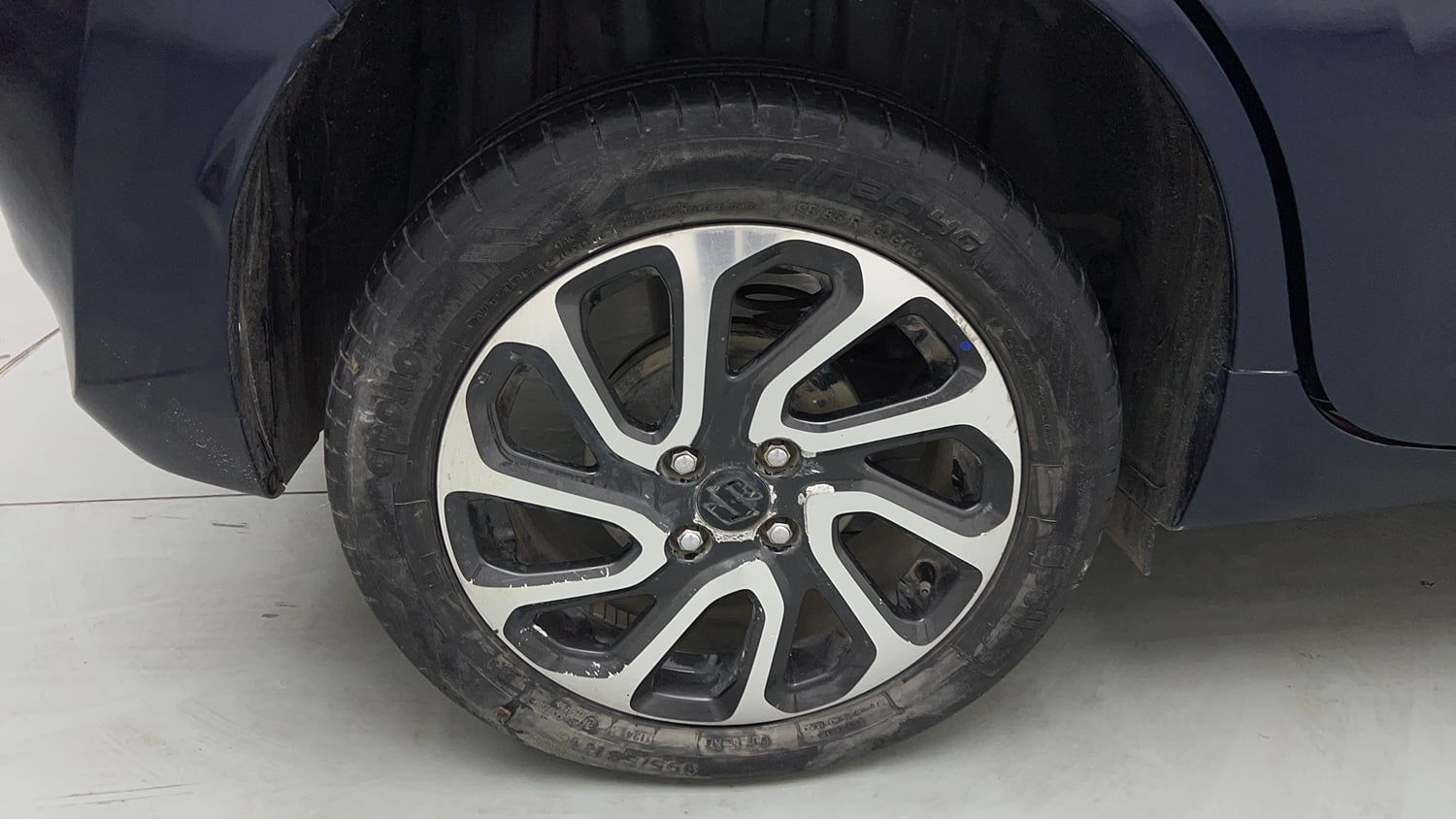 Used 2022 Maruti Suzuki Baleno Alpha MT Petrol Manual tyres RIGHT REAR TYRE RIM VIEW