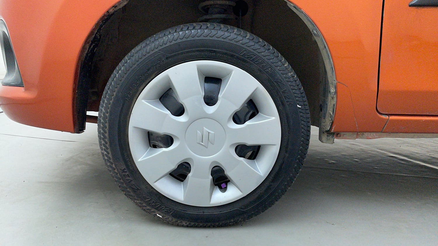 Used 2015 Maruti Suzuki Alto K10 VXi AMT Petrol Automatic tyres LEFT FRONT TYRE RIM VIEW