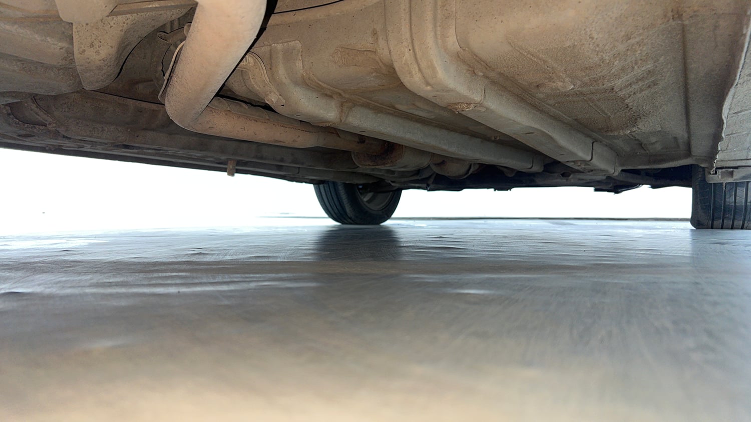Used 2016 Hyundai Verna 1.6 VTVT SX AT Petrol Automatic extra REAR RIGHT UNDERBODY VIEW