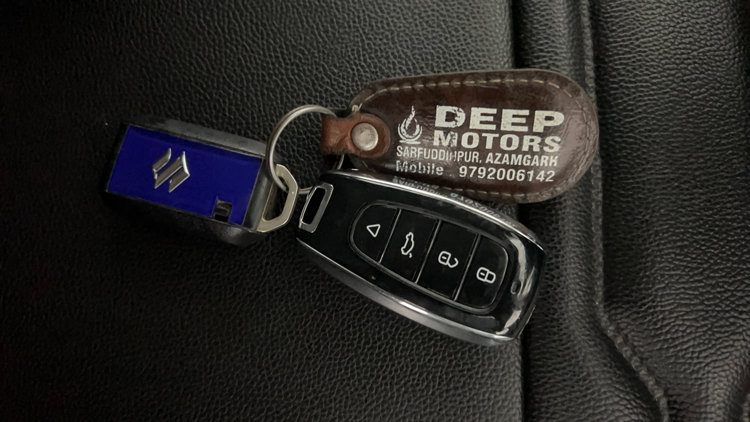 Used 2023 Maruti Suzuki Brezza ZXi Plus Petrol Manual extra CAR KEY VIEW
