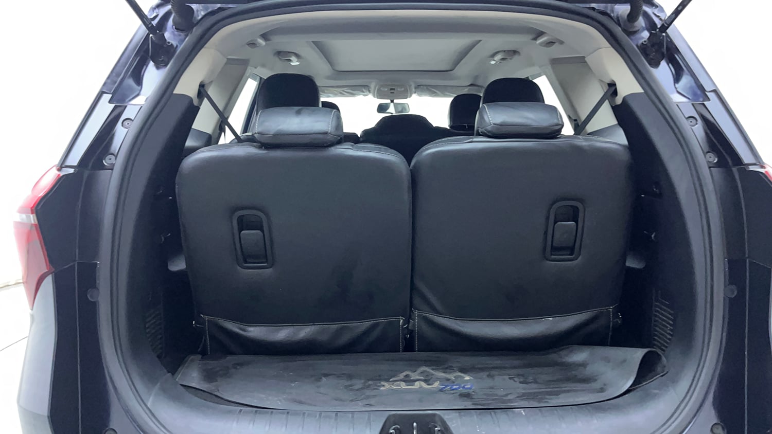 Used 2022 Mahindra XUV700 AX 5 Diesel MT 7 STR Diesel Manual interior DICKY INSIDE VIEW