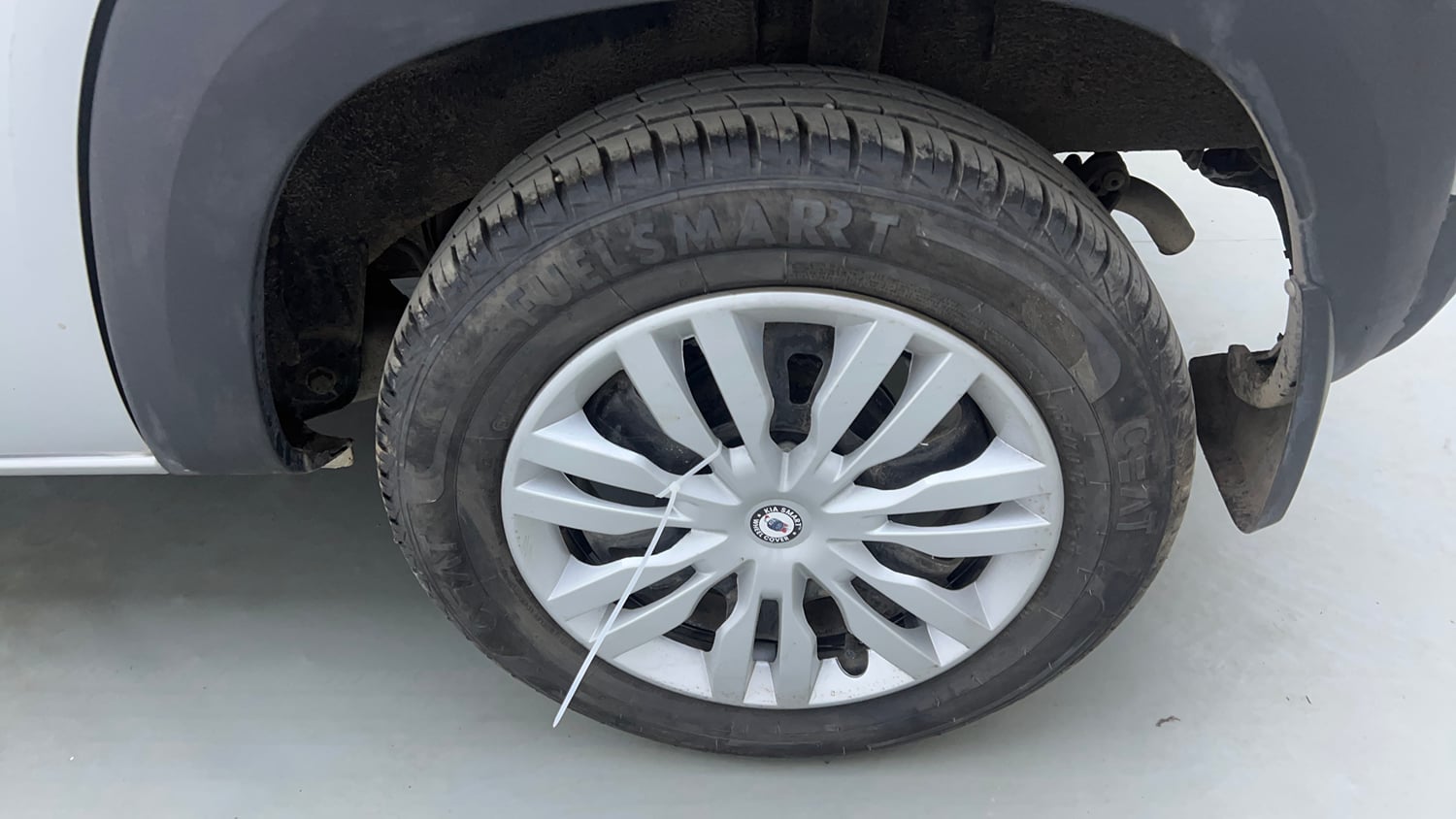 Used 2023 Renault Kwid CLIMBER Petrol Manual tyres LEFT REAR TYRE RIM VIEW