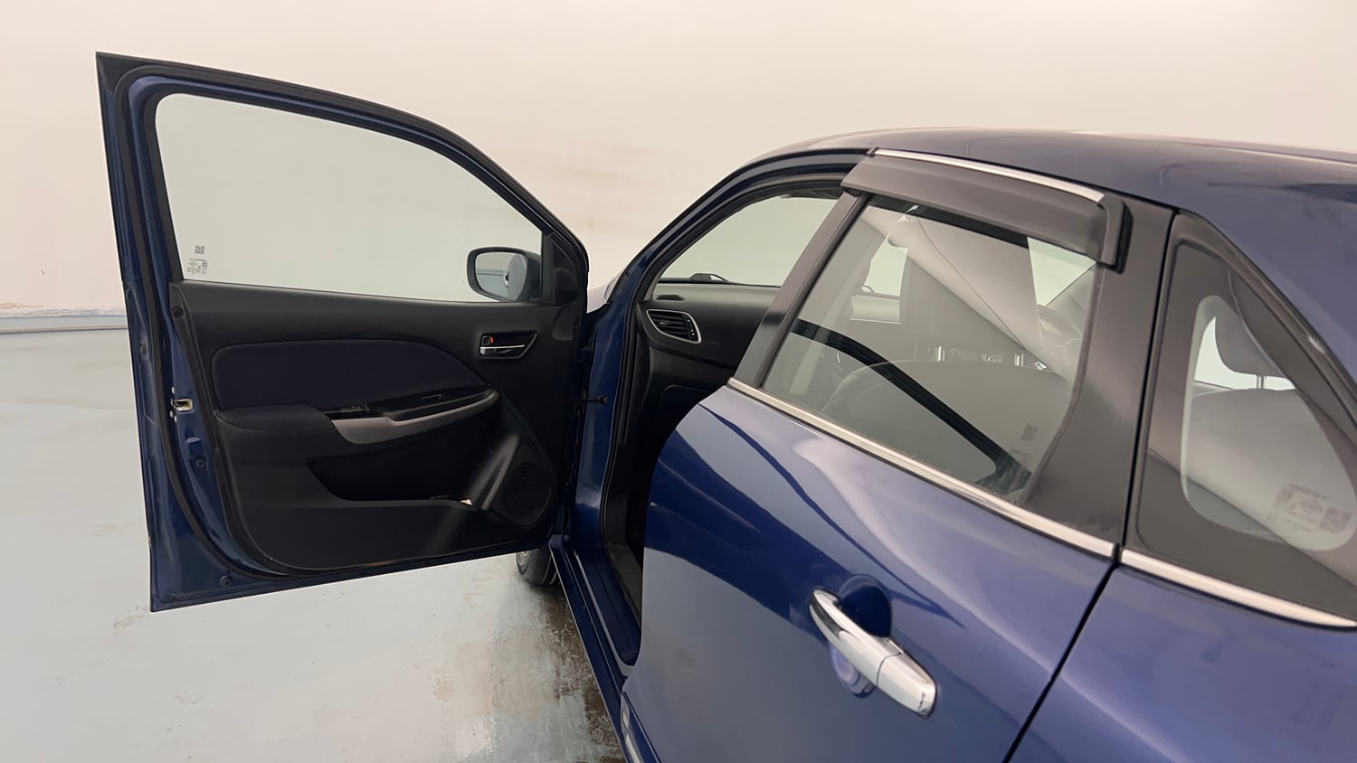 Used 2020 Maruti Suzuki Baleno Zeta Petrol Manual interior LEFT FRONT DOOR OPEN VIEW
