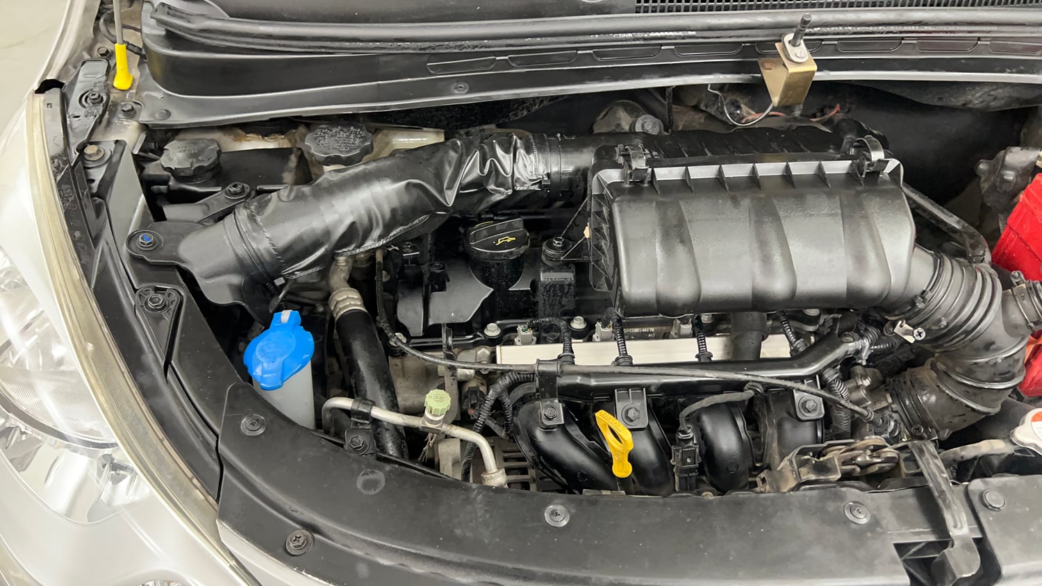 Used 2013 Hyundai i10 Sportz 1.2 AT Kappa2 Petrol Automatic engine ENGINE RIGHT SIDE VIEW