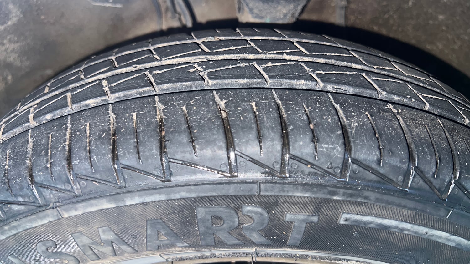 Used 2023 Maruti Suzuki Alto 800 VXi Petrol Manual tyres LEFT FRONT TYRE TREAD VIEW