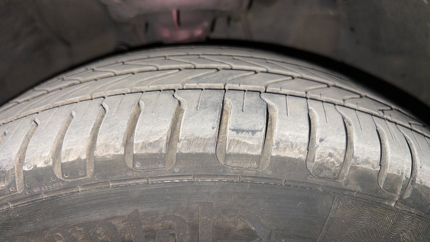 Used 2017 Hyundai Elite i20 Asta 1.4 CRDI (O) Diesel Manual tyres RIGHT FRONT TYRE TREAD VIEW
