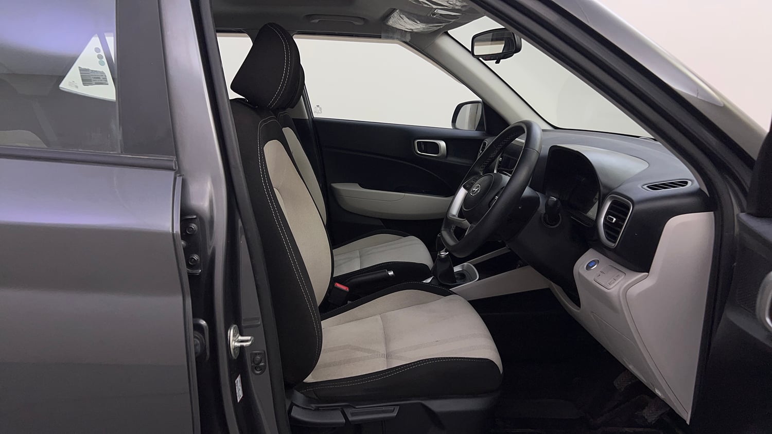 Used 2022 Hyundai Venue SX 1.2 Petrol Petrol Manual interior RIGHT SIDE FRONT DOOR CABIN VIEW