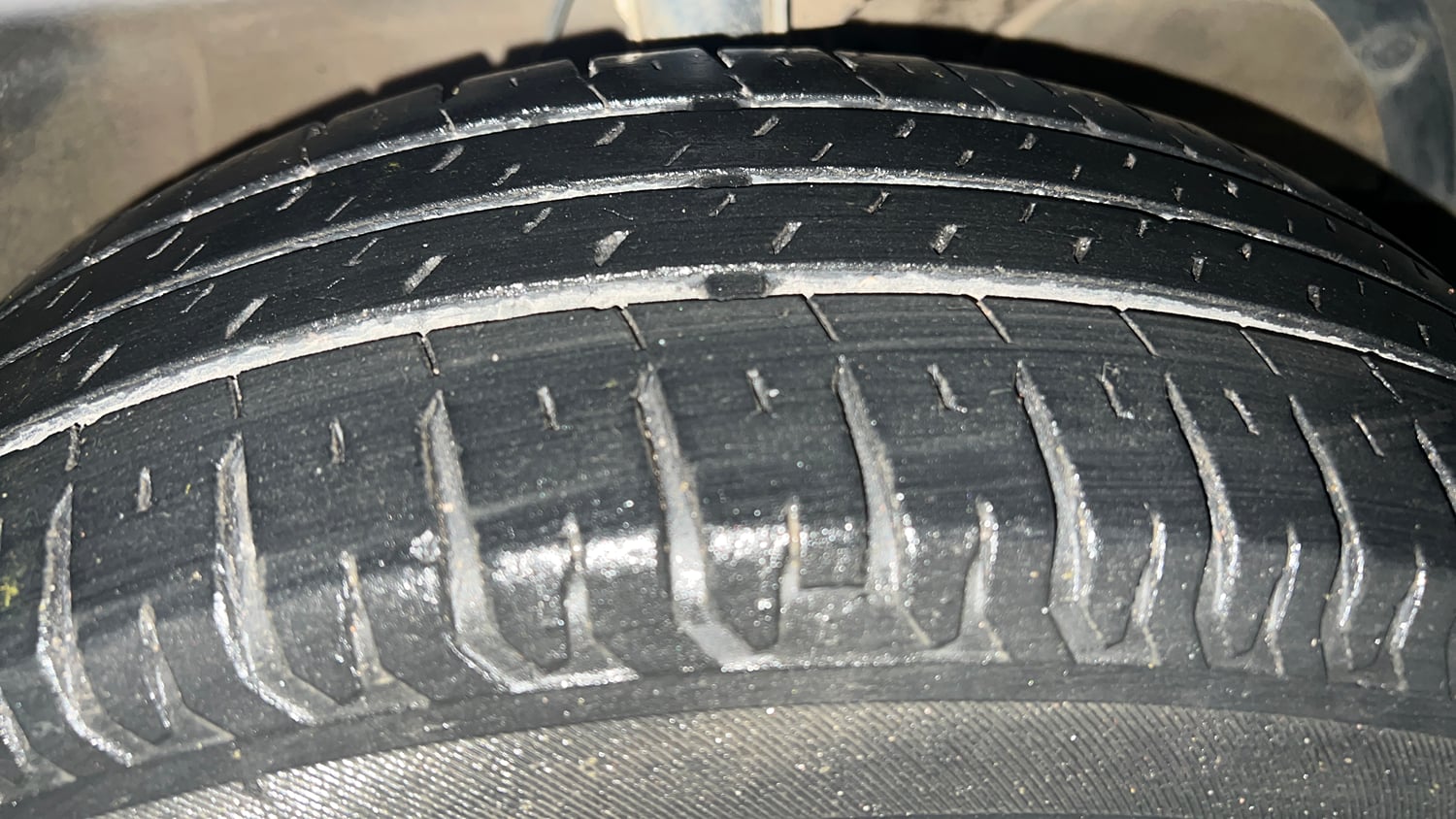 Used 2022 Maruti Suzuki XL6 Zeta MT Petrol Petrol Manual tyres RIGHT FRONT TYRE TREAD VIEW
