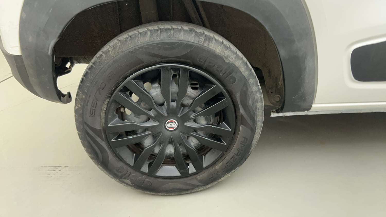 Used 2020 Renault Kwid 1.0 RXT AMT Opt Petrol Automatic tyres RIGHT REAR TYRE RIM VIEW
