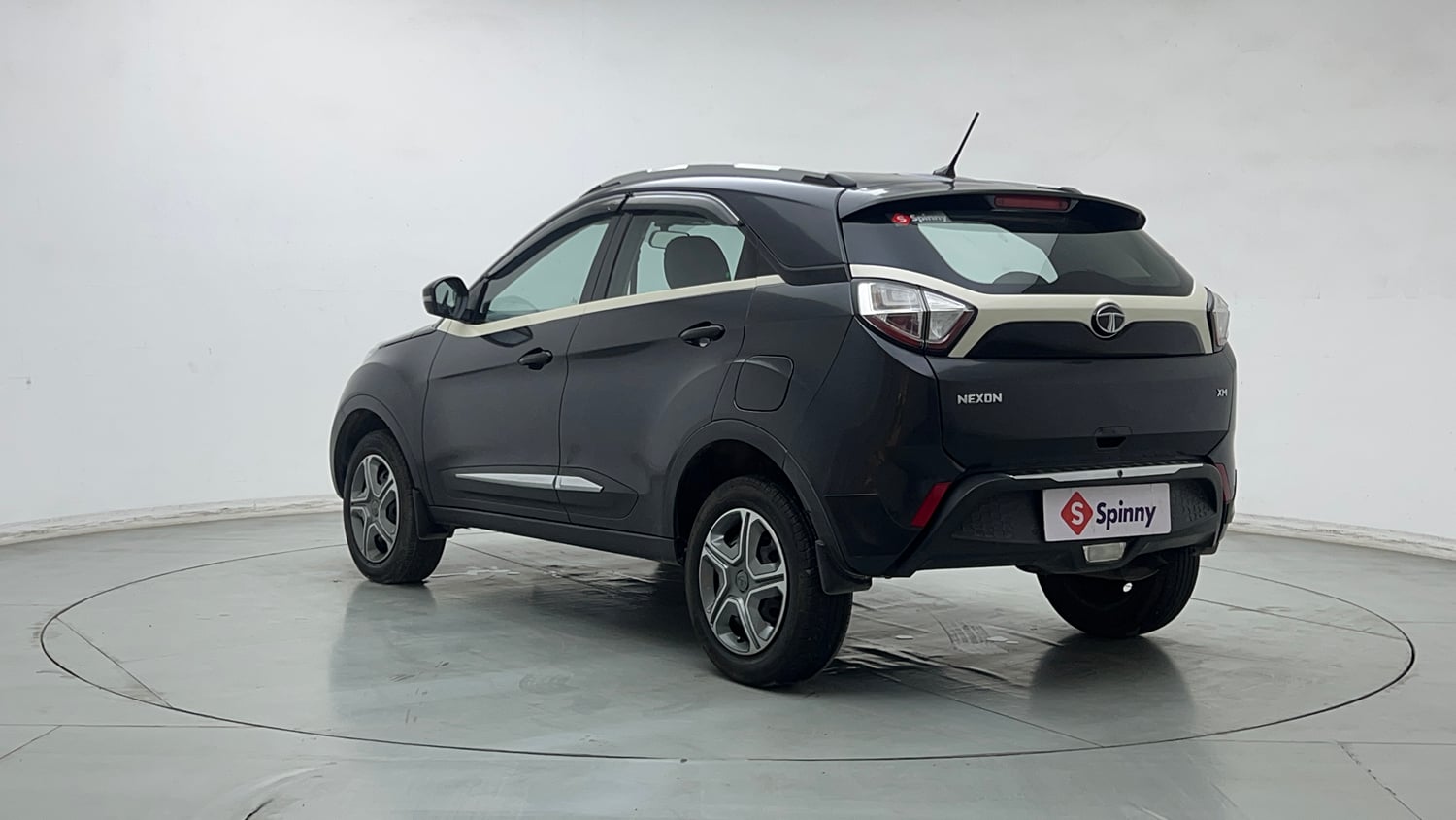 Used 2018 Tata Nexon XM Petrol Manual exterior LEFT REAR CORNER VIEW