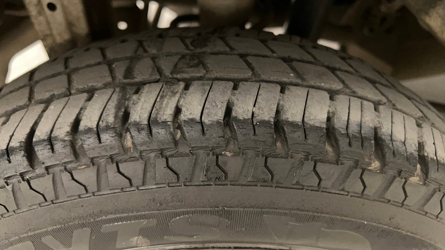 Used 2018 Maruti Suzuki Alto 800 LXi (O) Petrol Manual tyres RIGHT REAR TYRE TREAD VIEW