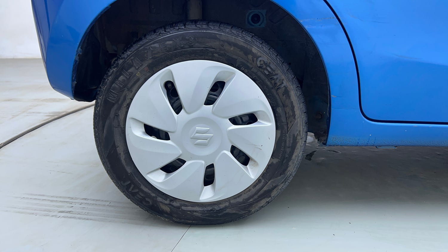 Used 2016 Maruti Suzuki Celerio ZXi AMT Petrol Automatic tyres RIGHT REAR TYRE RIM VIEW