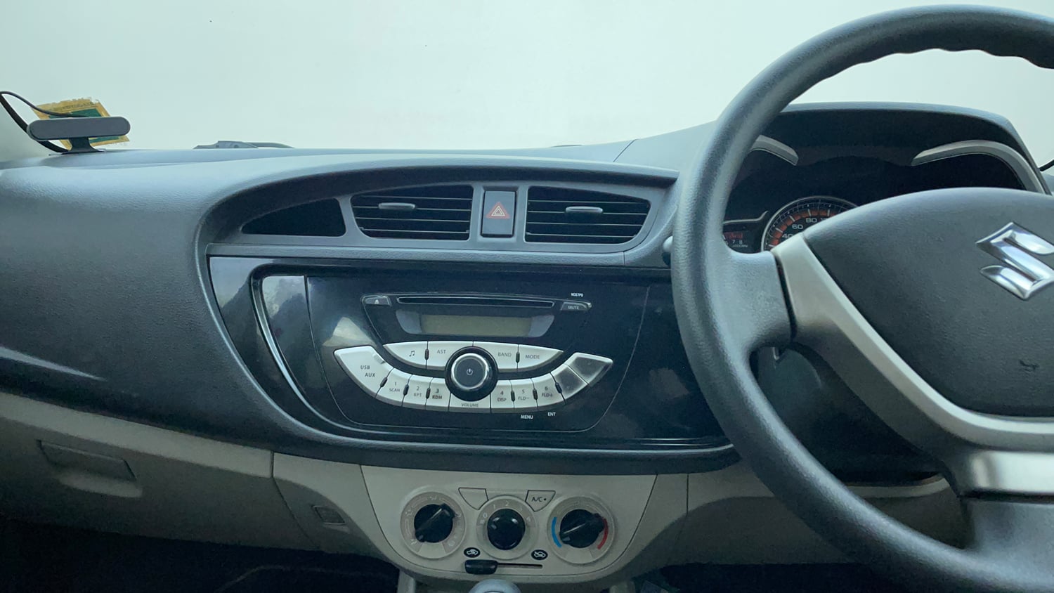 Used 2015 Maruti Suzuki Alto K10 VXi AMT Petrol Automatic interior MUSIC SYSTEM & AC CONTROL VIEW