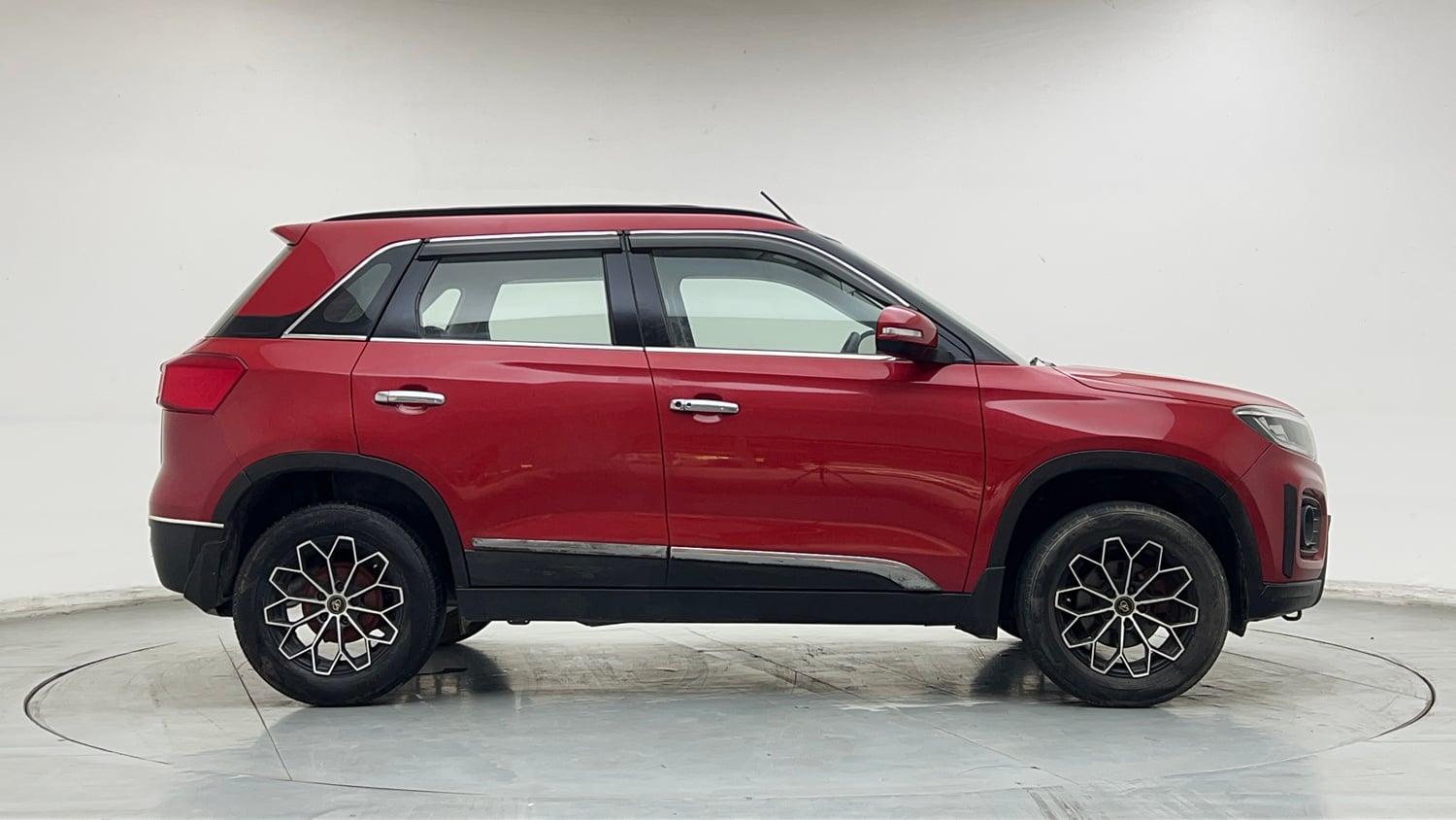 Used 2020 maruti-suzuki Vitara Brezza VXi Petrol Manual exterior RIGHT SIDE VIEW
