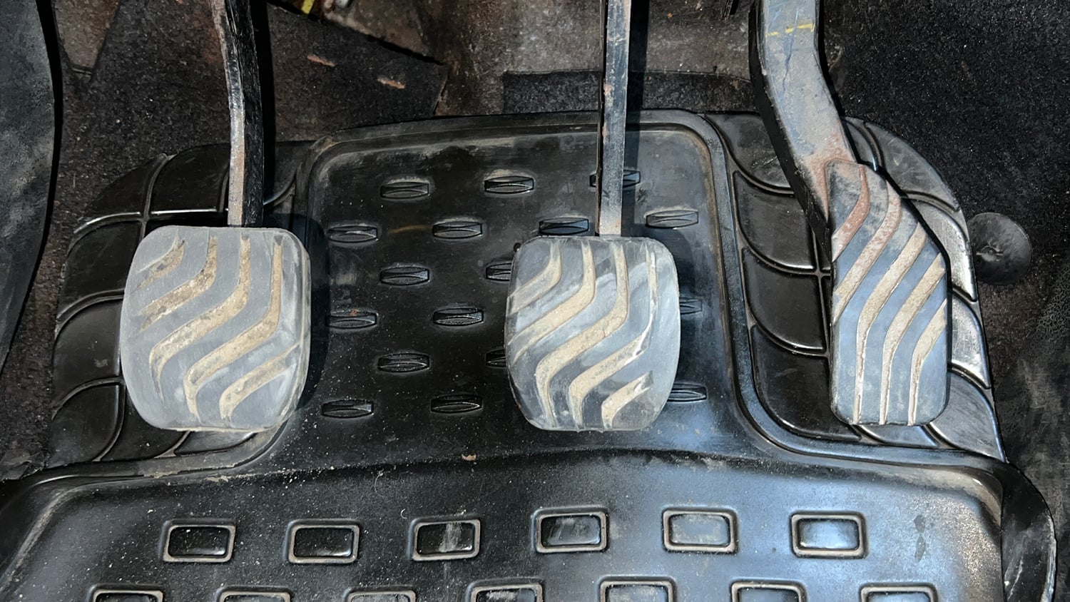 Used 2021 Nissan Magnite XE Petrol Manual interior PEDALS VIEW