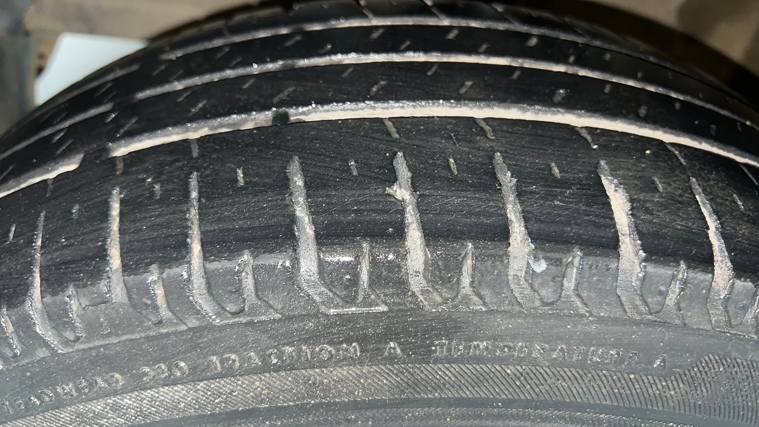 Used 2022 Maruti Suzuki XL6 Zeta MT Petrol Petrol Manual tyres LEFT FRONT TYRE TREAD VIEW
