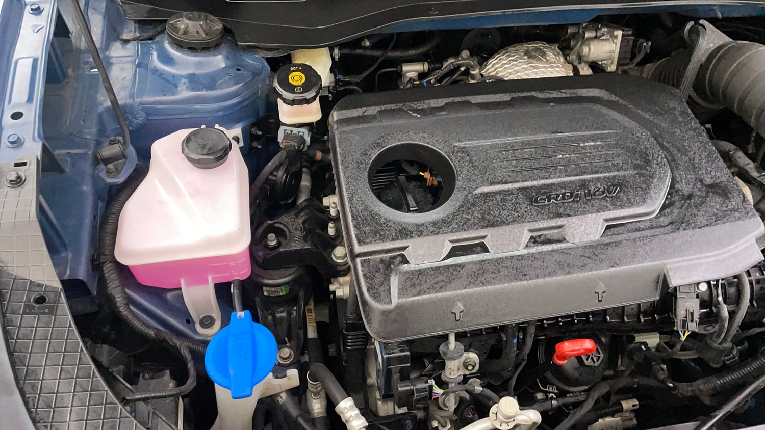 Used 2023 Hyundai Venue SX (O) 1.5 CRDi Diesel Manual engine ENGINE RIGHT SIDE VIEW