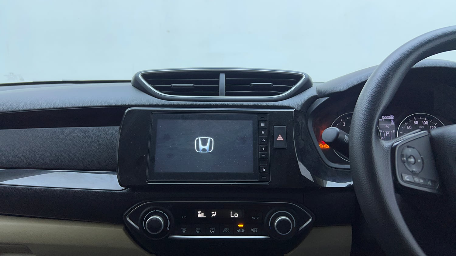Used 2020 Honda Amaze Exclusive Edition CVT Petrol Petrol Automatic top_features Integrated (in-dash) music system