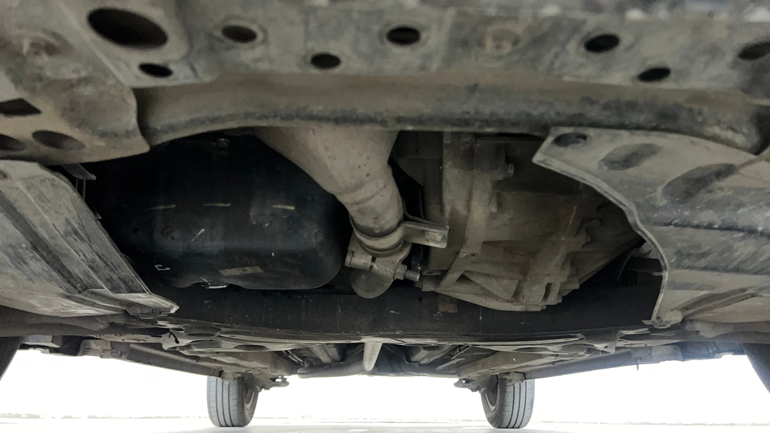 Used 2015 Maruti Suzuki Swift ZDi Diesel Manual extra FRONT LEFT UNDERBODY VIEW