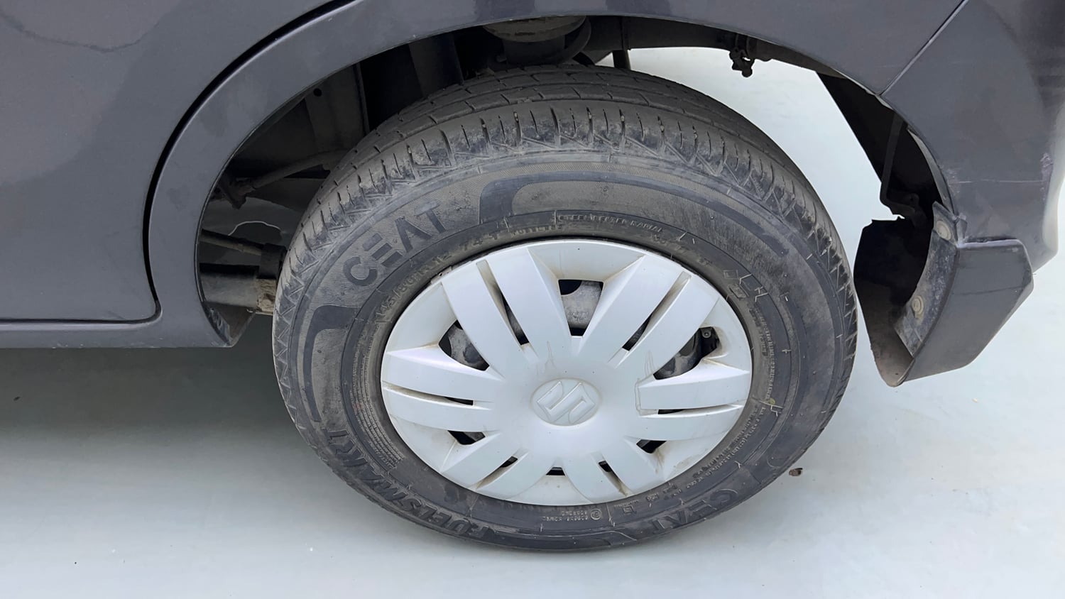 Used 2020 Maruti Suzuki Alto 800 LXi Petrol Manual tyres LEFT REAR TYRE RIM VIEW