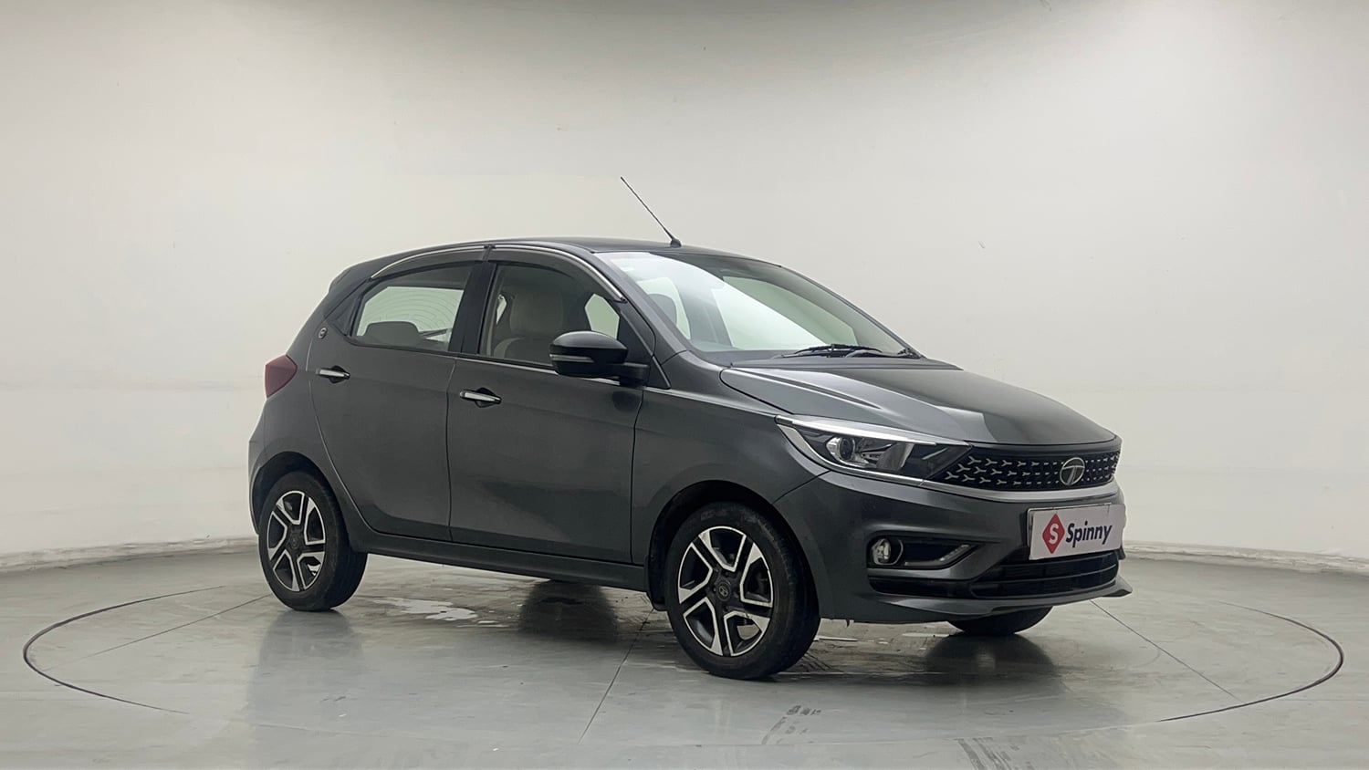 Used 2023 Tata Tiago XZA Plus Petrol Automatic exterior RIGHT FRONT CORNER VIEW