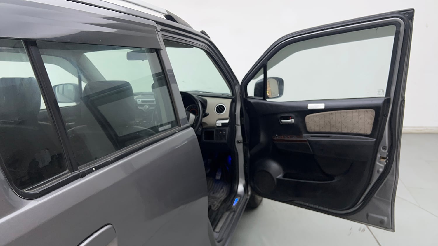 Used 2016 Maruti Suzuki Wagon R 1.0 VXI AMT Petrol Automatic interior RIGHT FRONT DOOR OPEN VIEW