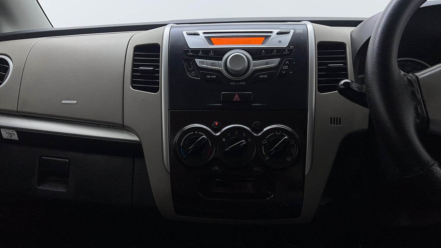 Used 2016 Maruti Suzuki Wagon R 1.0 VXI AMT Petrol Automatic top_features Integrated (in-dash) music system