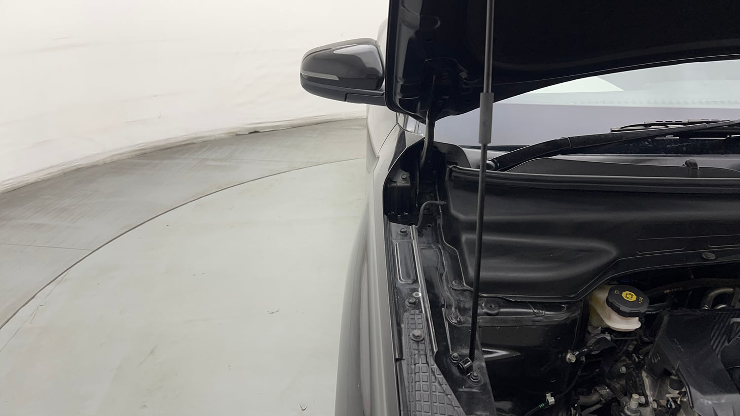 Used 2022 Hyundai Creta EX 1.5 Petrol Petrol Manual engine ENGINE RIGHT SIDE HINGE & APRON VIEW