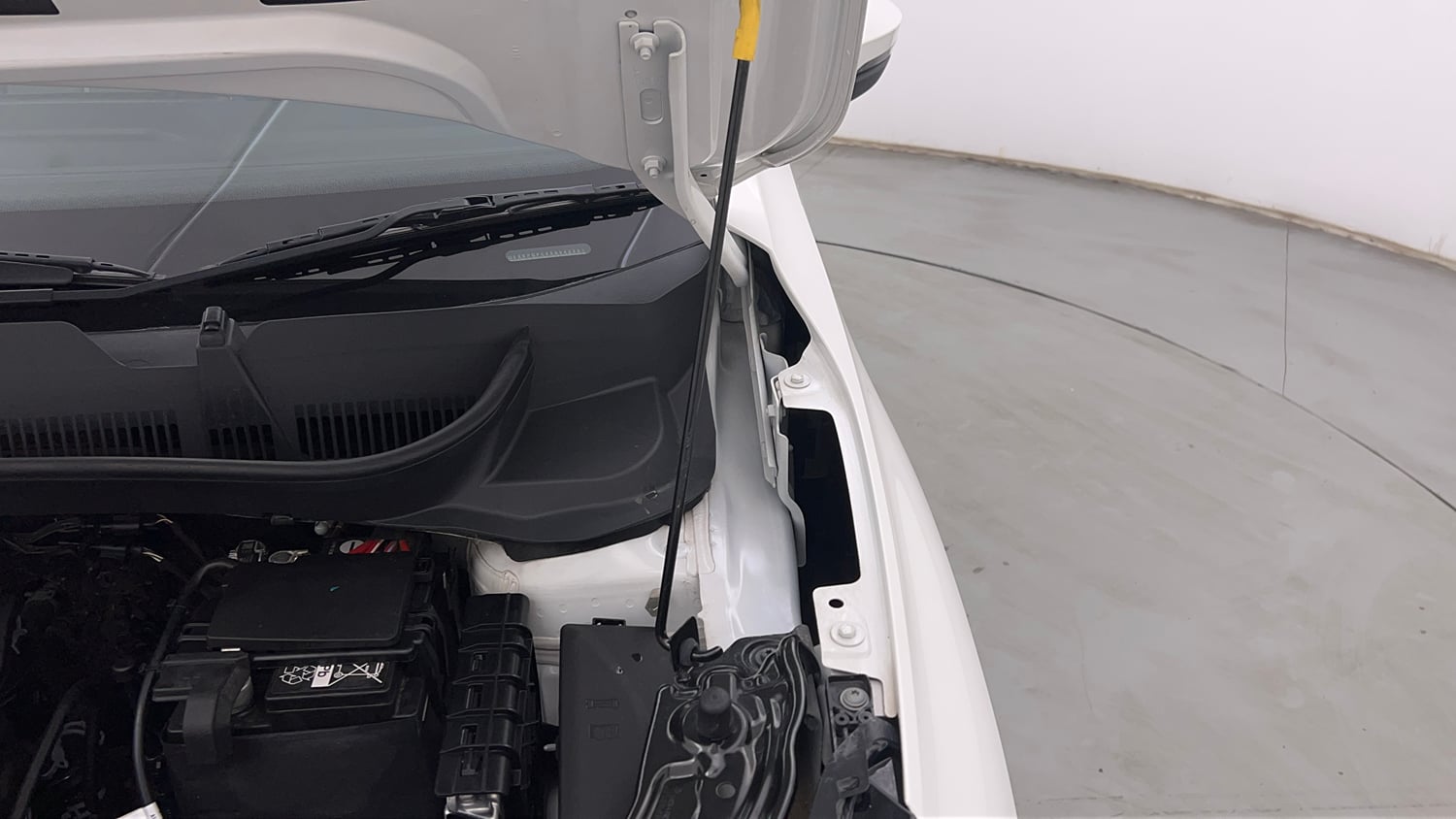 Used 2025 Skoda Kylaq Signature Plus AT Petrol Automatic engine ENGINE LEFT SIDE HINGE & APRON VIEW