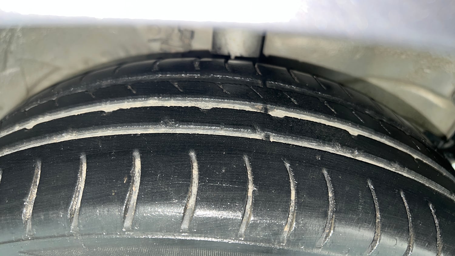 Used 2019 Maruti Suzuki Wagon R 1.0 VXI AMT Petrol Automatic tyres RIGHT FRONT TYRE TREAD VIEW
