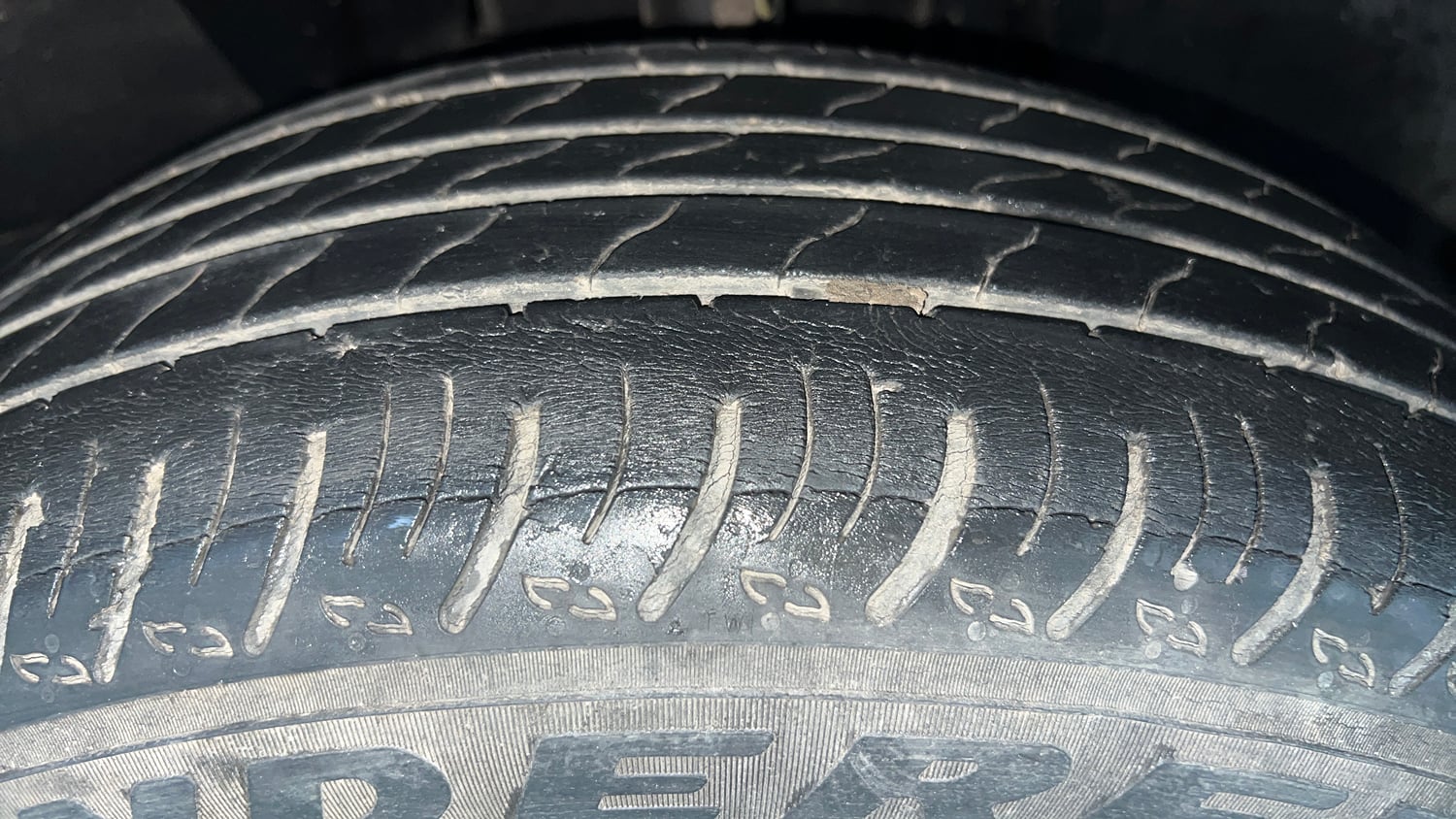 Used 2021 Nissan Magnite XE Petrol Manual tyres RIGHT FRONT TYRE TREAD VIEW