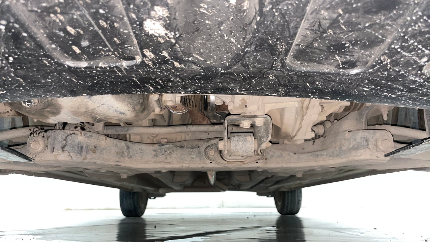 Used 2020 Hyundai Elite i20 Sportz Plus 1.2 Petrol Manual extra FRONT LEFT UNDERBODY VIEW