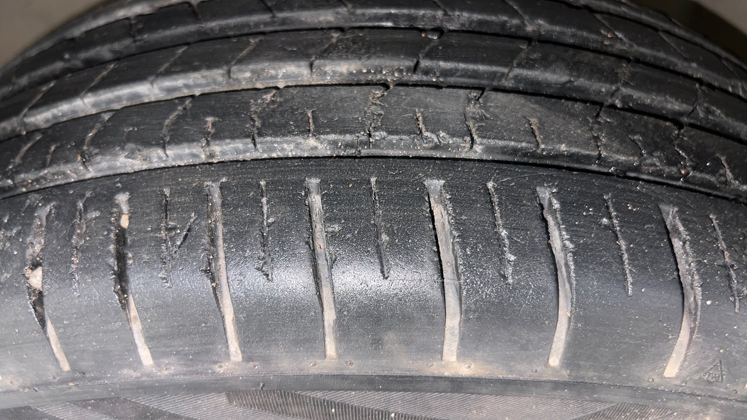 Used 2022 Tata Punch Creative AMT Petrol Automatic tyres LEFT FRONT TYRE TREAD VIEW