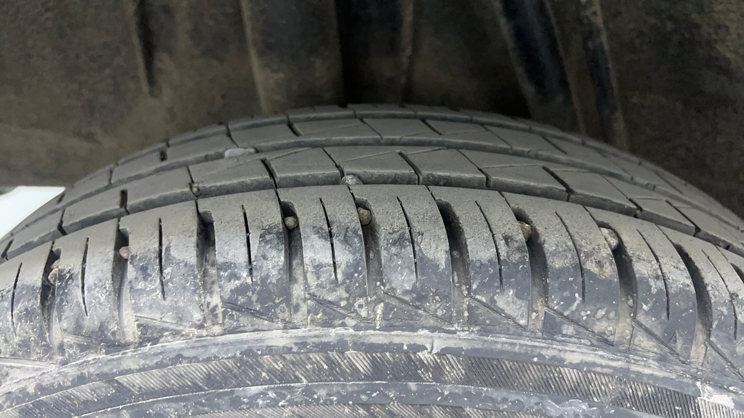 Used 2023 Renault Kwid CLIMBER Petrol Manual tyres RIGHT REAR TYRE TREAD VIEW