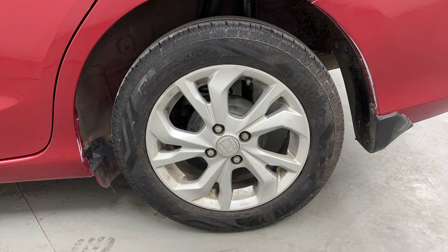 Used 2018 Honda Amaze 1.2 V MT Petrol Petrol Manual tyres LEFT REAR TYRE RIM VIEW
