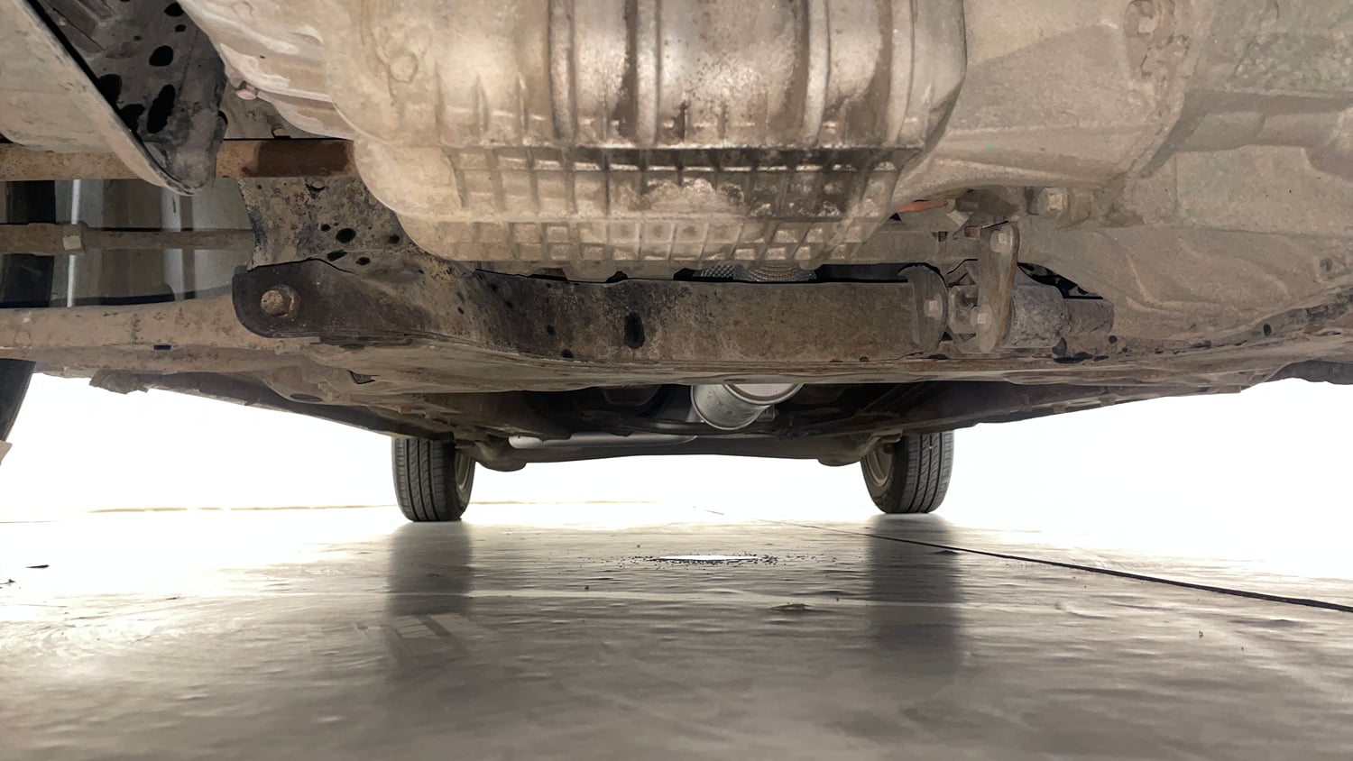 Used 2016 Ford Figo Aspire Titanium 1.2 Ti-VCT Petrol Manual extra FRONT LEFT UNDERBODY VIEW