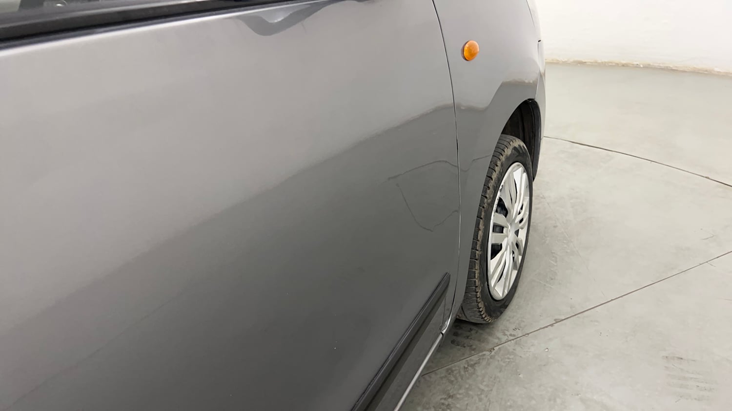 Used 2016 Maruti Suzuki Wagon R 1.0 VXI AMT Petrol Automatic dents MINOR DENT