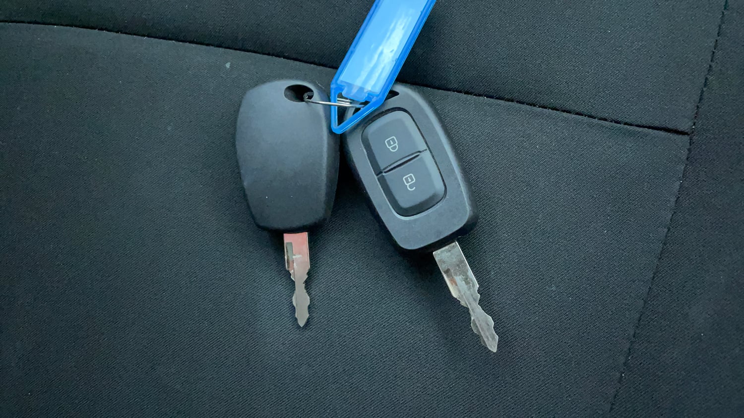 Used 2015 Renault Kwid RXT Petrol Manual extra CAR KEY VIEW