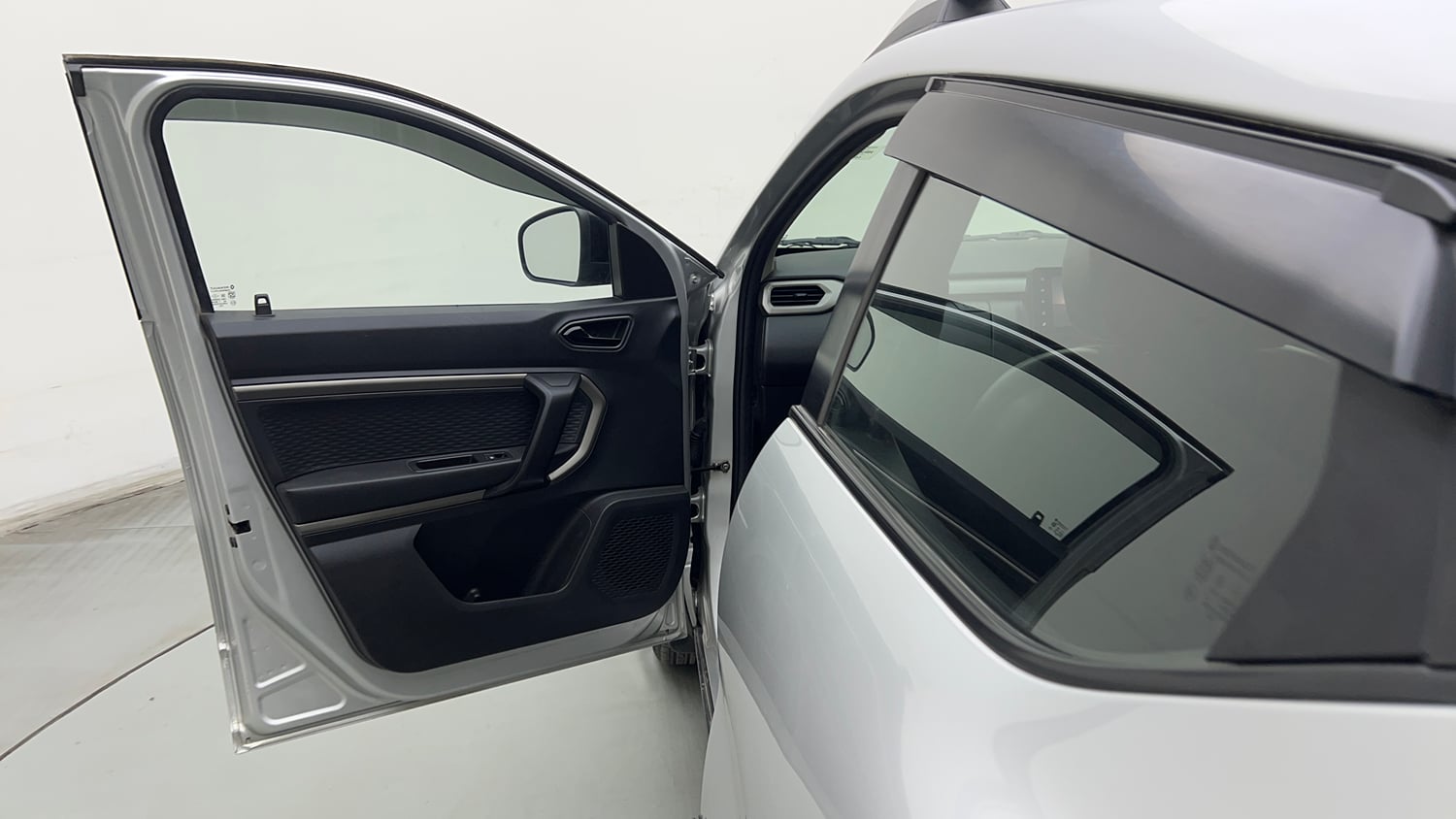 Used 2021 Renault Kiger RXZ MT Petrol Manual interior LEFT FRONT DOOR OPEN VIEW