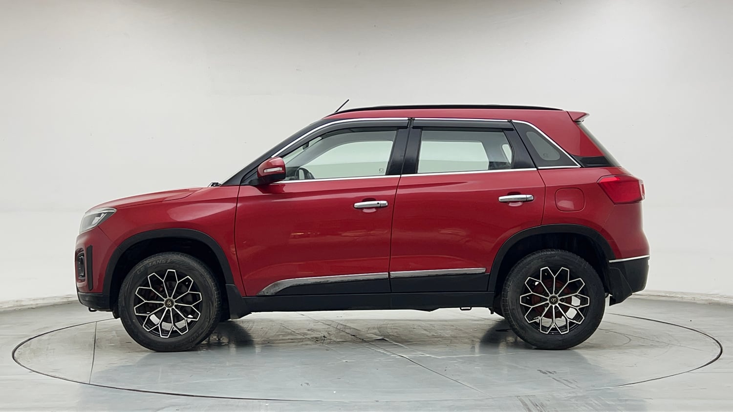 Used 2020 maruti-suzuki Vitara Brezza VXi Petrol Manual exterior LEFT SIDE VIEW