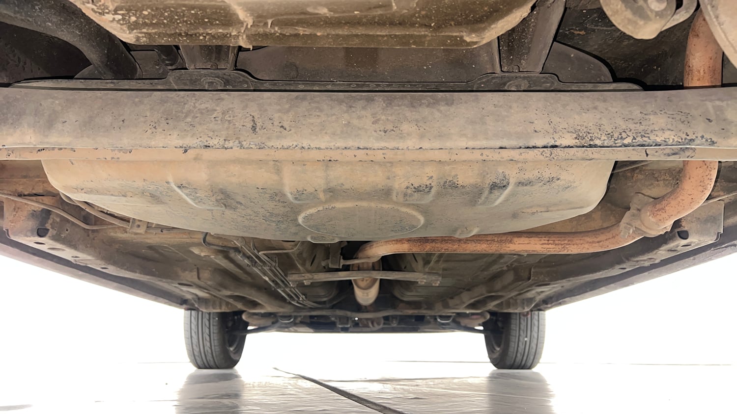 Used 2017 Tata Tiago Revotron XZ w/o Alloy Petrol Manual extra REAR UNDERBODY VIEW (TAKEN FROM REAR)