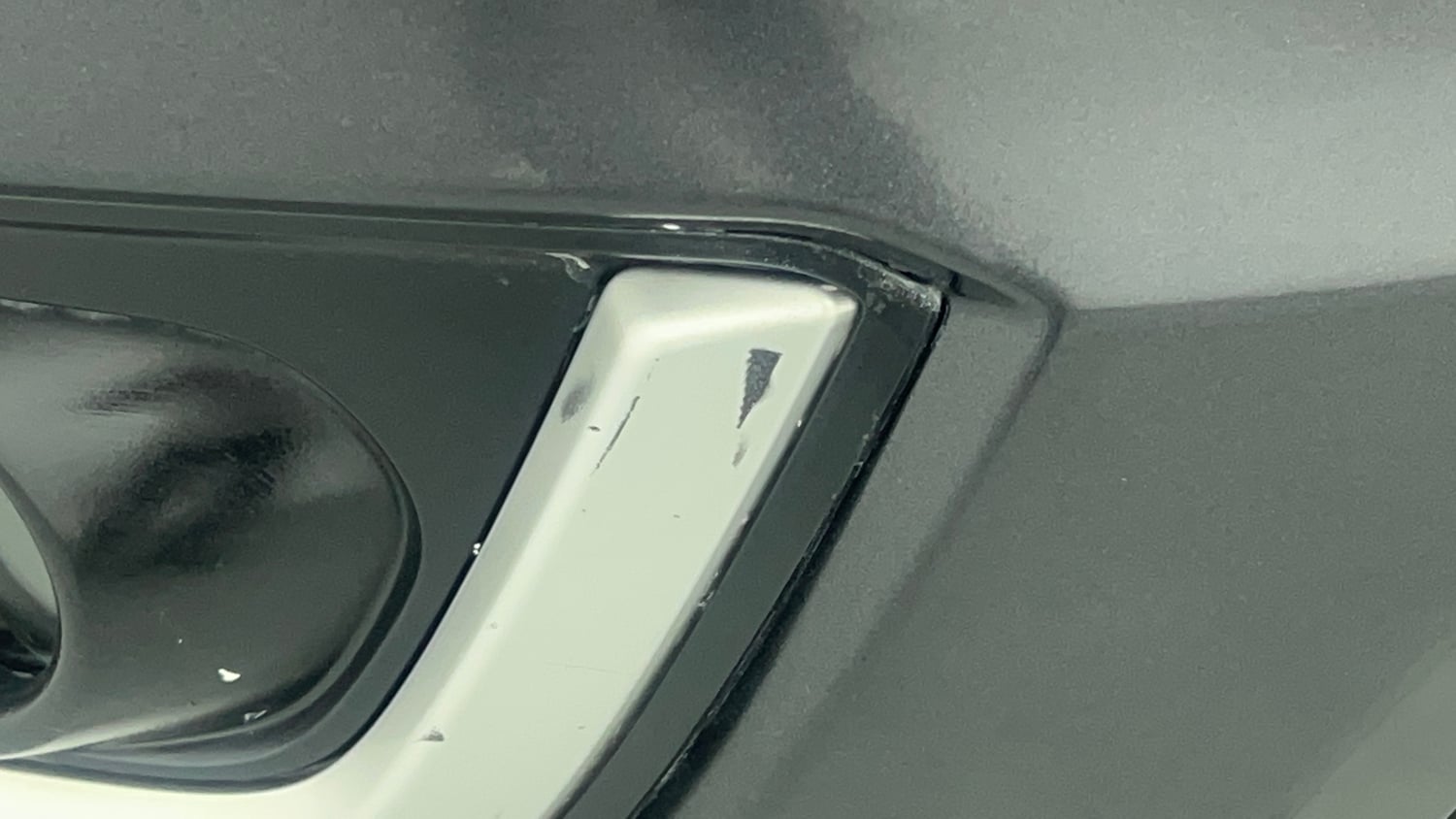 Used 2015 Maruti Suzuki Swift VXi Petrol Manual dents MINOR SCRATCH