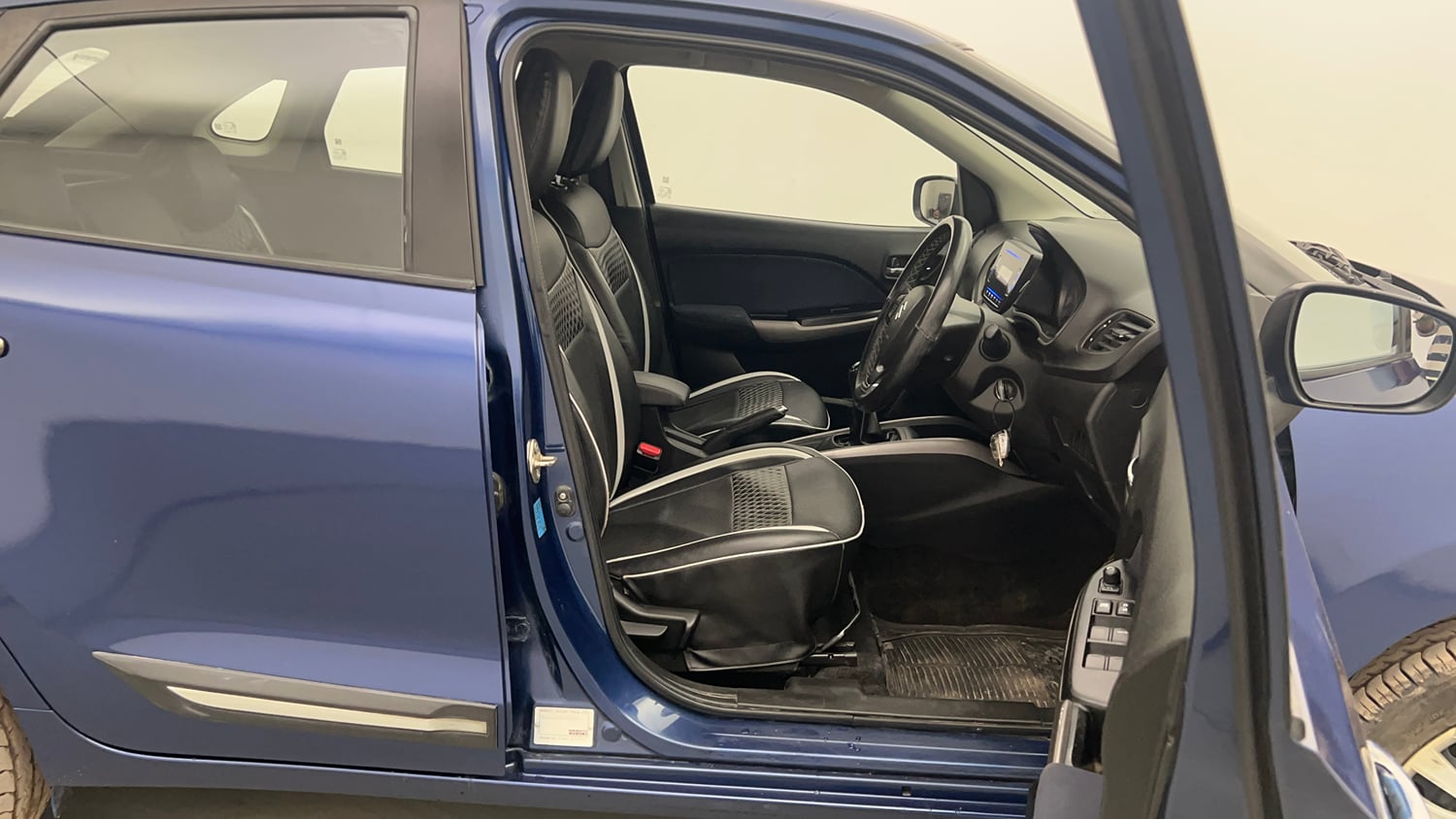 Used 2019 Maruti Suzuki Baleno Delta Petrol Manual interior RIGHT SIDE FRONT DOOR CABIN VIEW