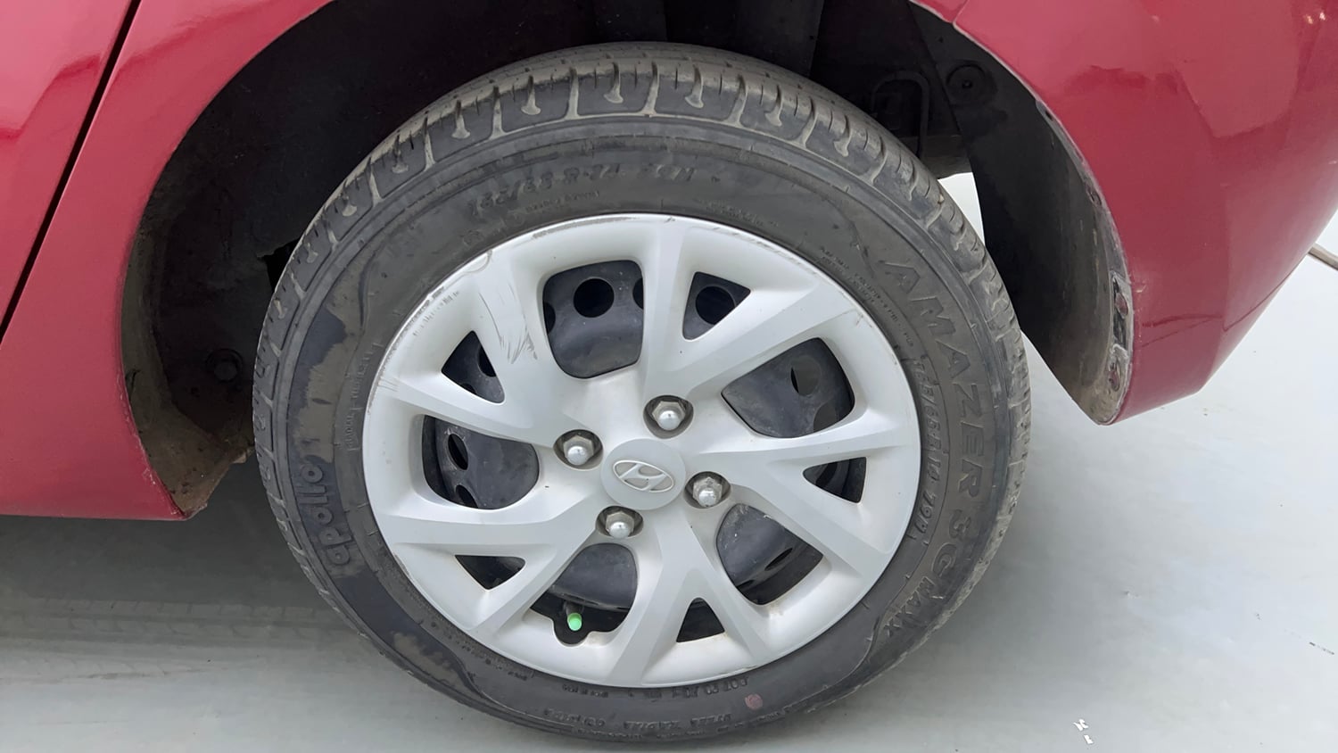 Used 2017 Hyundai Grand i10 Magna AT 1.2 Kappa VTVT Petrol Automatic tyres LEFT REAR TYRE RIM VIEW
