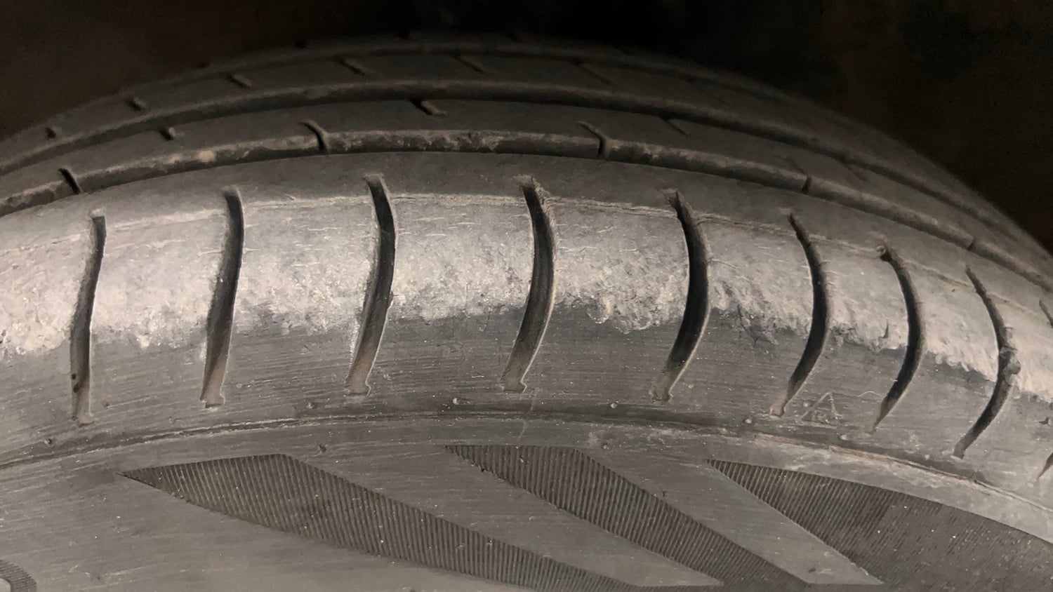 Used 2015 Maruti Suzuki Alto 800 Lxi Petrol Manual tyres LEFT FRONT TYRE TREAD VIEW