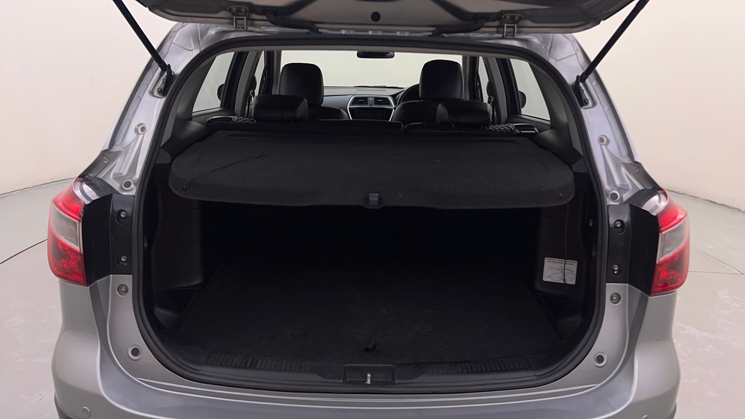 Used 2022 Maruti Suzuki S-Cross Zeta Petrol Manual interior DICKY INSIDE VIEW