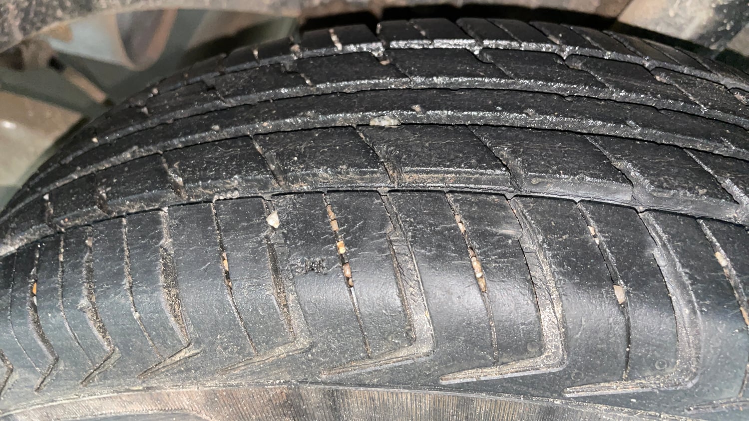 Used 2015 Renault Kwid RXT Petrol Manual tyres LEFT REAR TYRE TREAD VIEW
