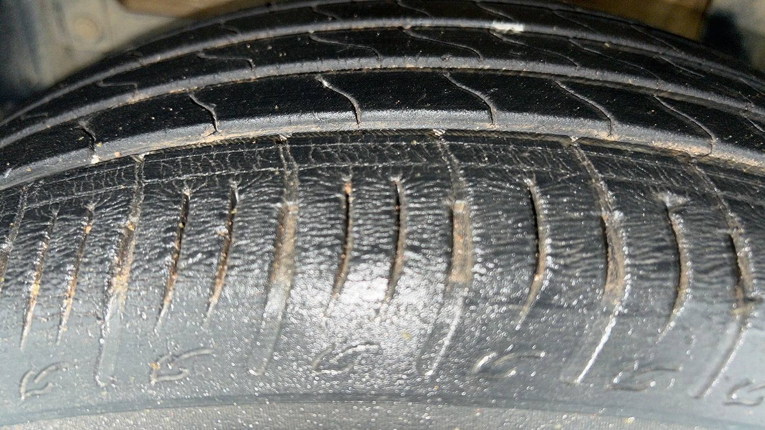 Used 2023 Maruti Suzuki Brezza ZXi Plus Petrol Manual tyres LEFT FRONT TYRE TREAD VIEW