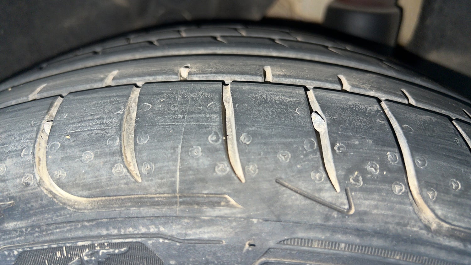 Used 2023 Mini Cooper SE 3-Door Electric Automatic tyres LEFT REAR TYRE TREAD VIEW
