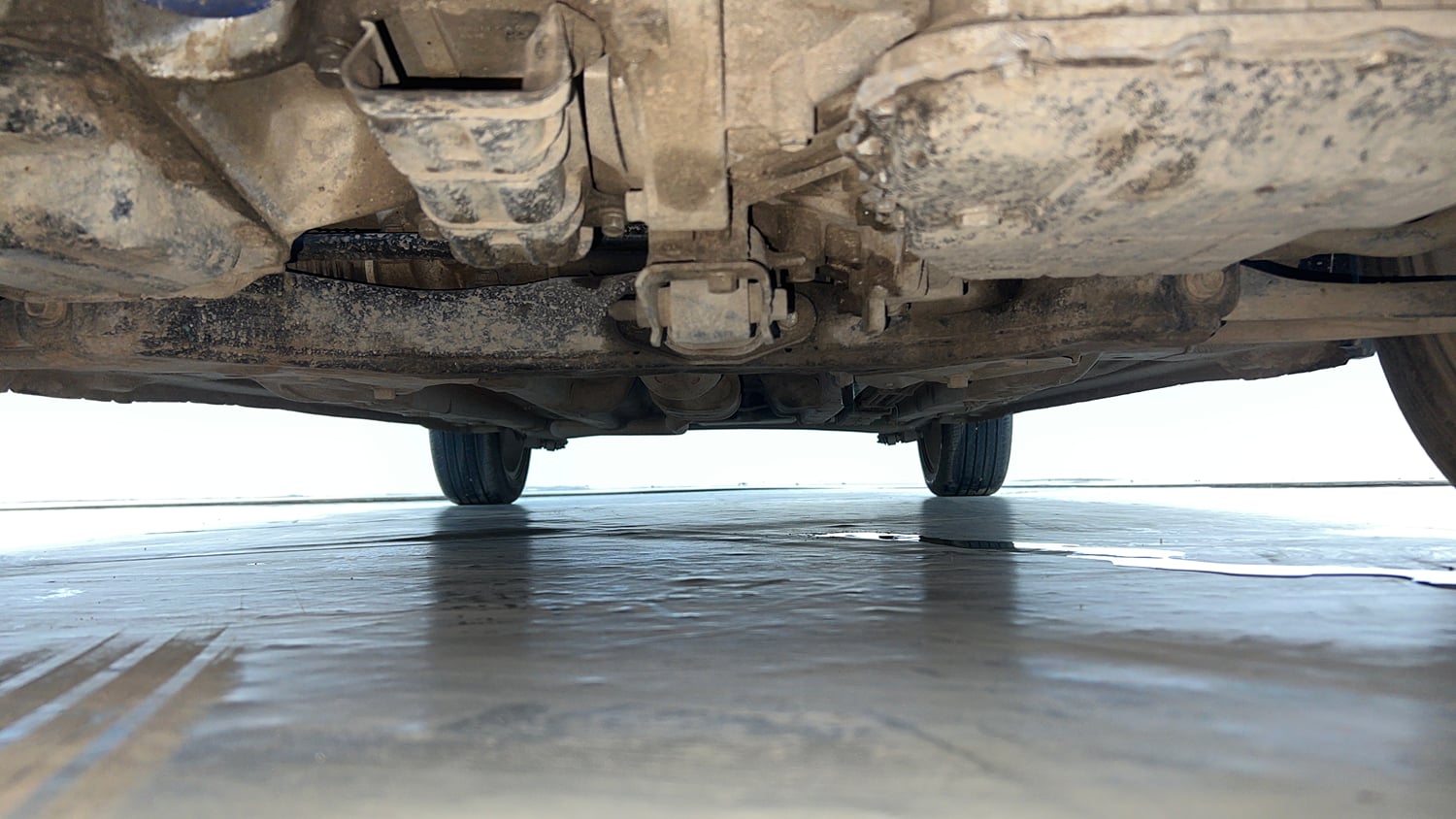 Used 2016 Hyundai Verna 1.6 VTVT SX AT Petrol Automatic extra FRONT LEFT UNDERBODY VIEW